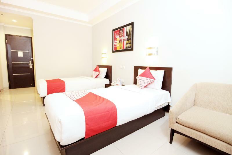 Urbanview Hotel Grand Malabar Bandung Esterno foto
