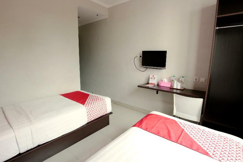 Urbanview Hotel Grand Malabar Bandung Esterno foto